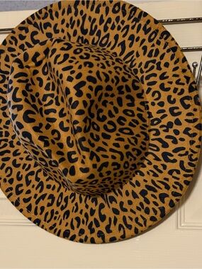 Leopard Print Wide Brim Fedora Hat - Tan and Black